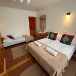 Alojamento de Turismo Rural Goscinne Maria *