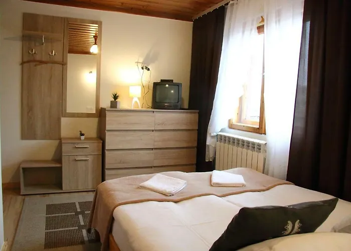 农家乐 Goscinne Maria *